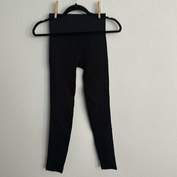 NWOT IVY PARK X ADIDAS circular three stripe leggings black XS - Picture 4 of 7